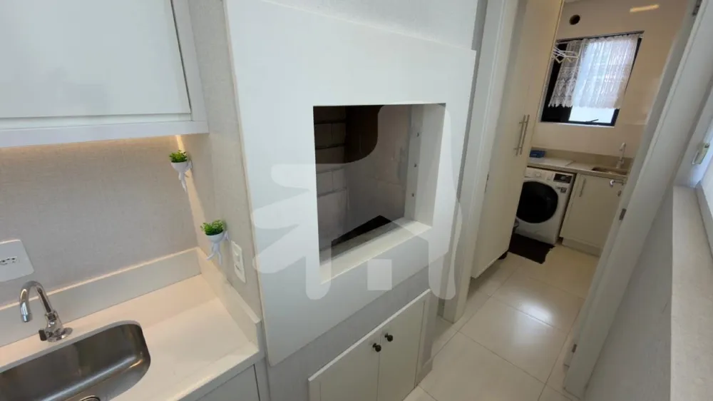 Apartamento 2 suítes para Venda no bairro Meia Praia em Itapema