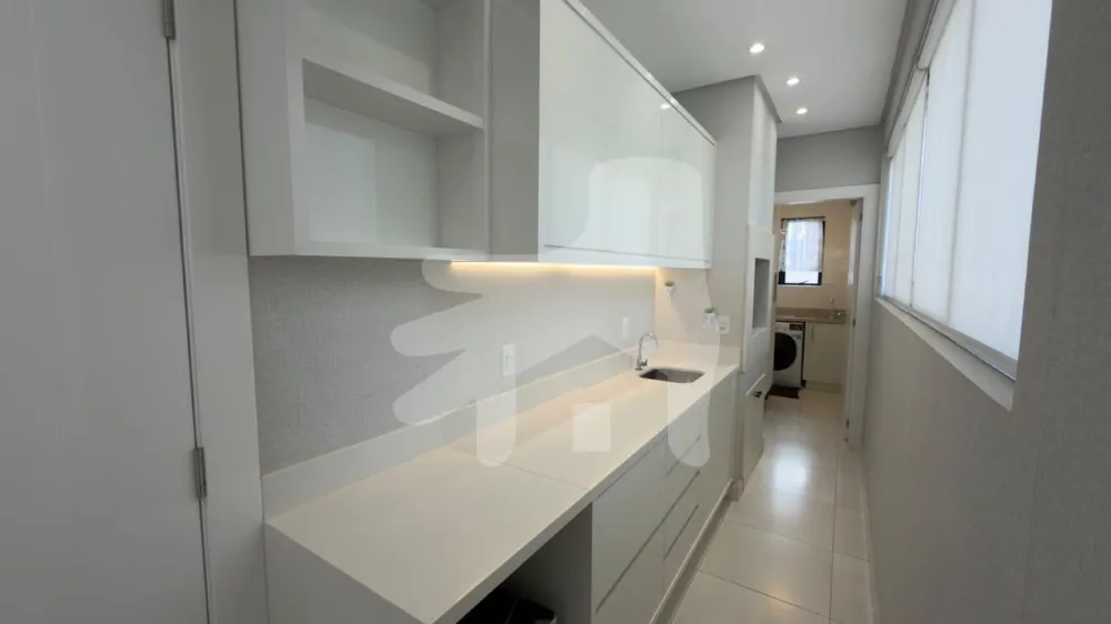 Apartamento 2 suítes para Venda no bairro Meia Praia em Itapema