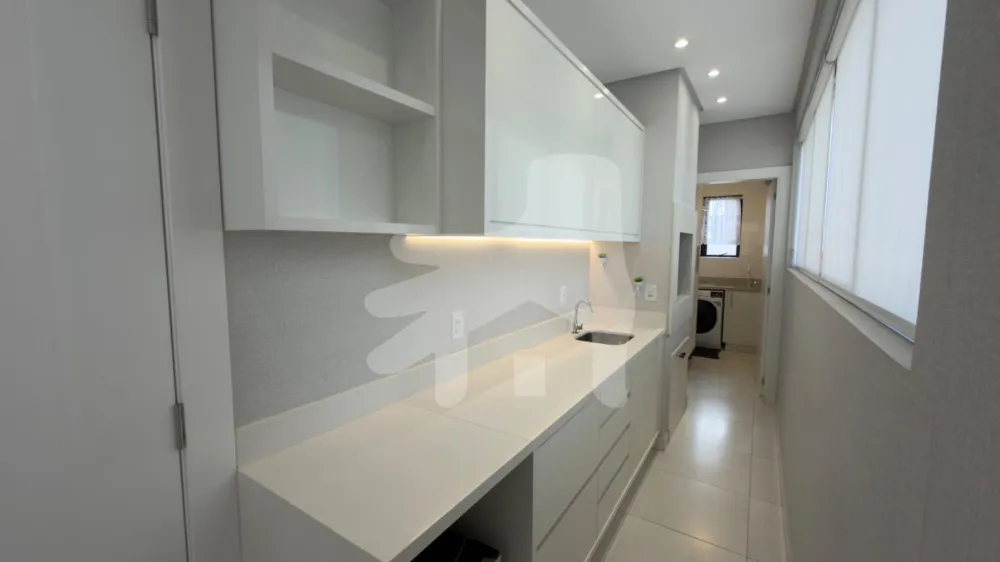 Apartamento 2 suítes para Venda no bairro Meia Praia em Itapema