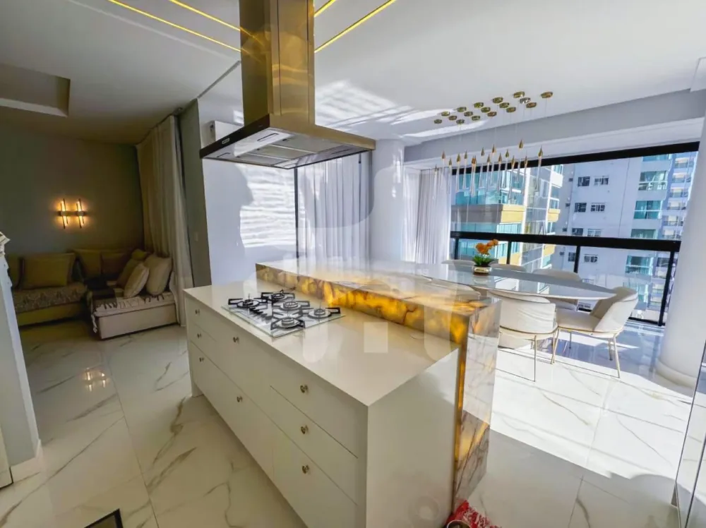 Apartamento 4 suítes para Venda no bairro Meia Praia em Itapema