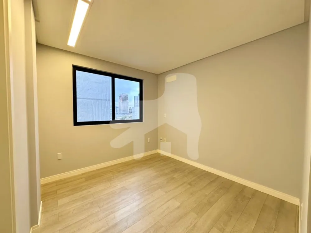 Apartamento 3 quartos para Venda no bairro Meia Praia em Itapema