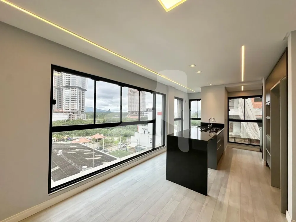 Apartamento 3 quartos para Venda no bairro Meia Praia em Itapema
