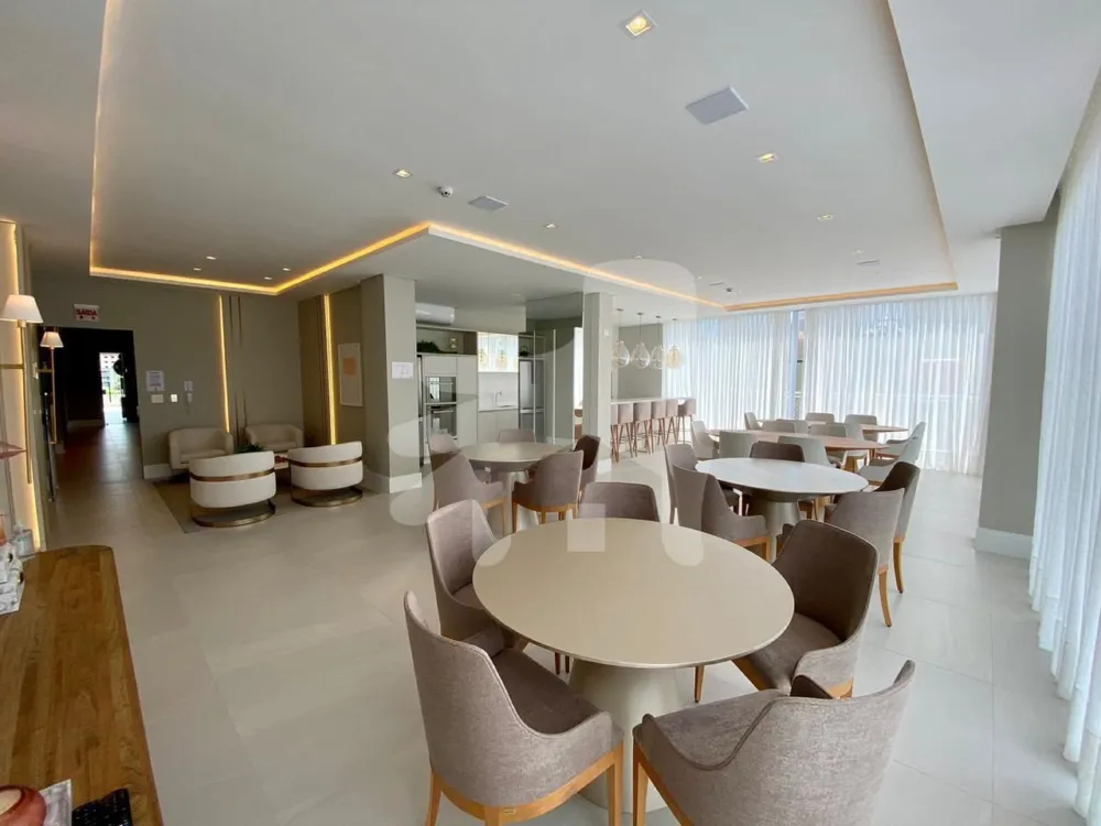 Apartamento para Venda no bairro Meia Praia em Itapema