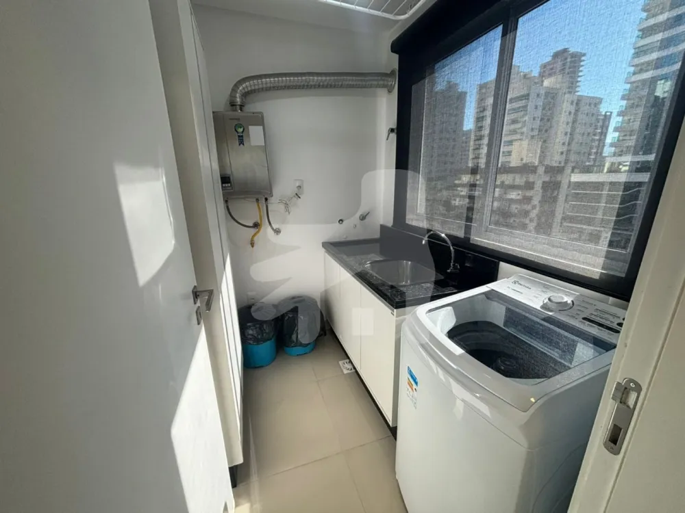 Apartamento 3 suítes para Venda no bairro Meia Praia em Itapema