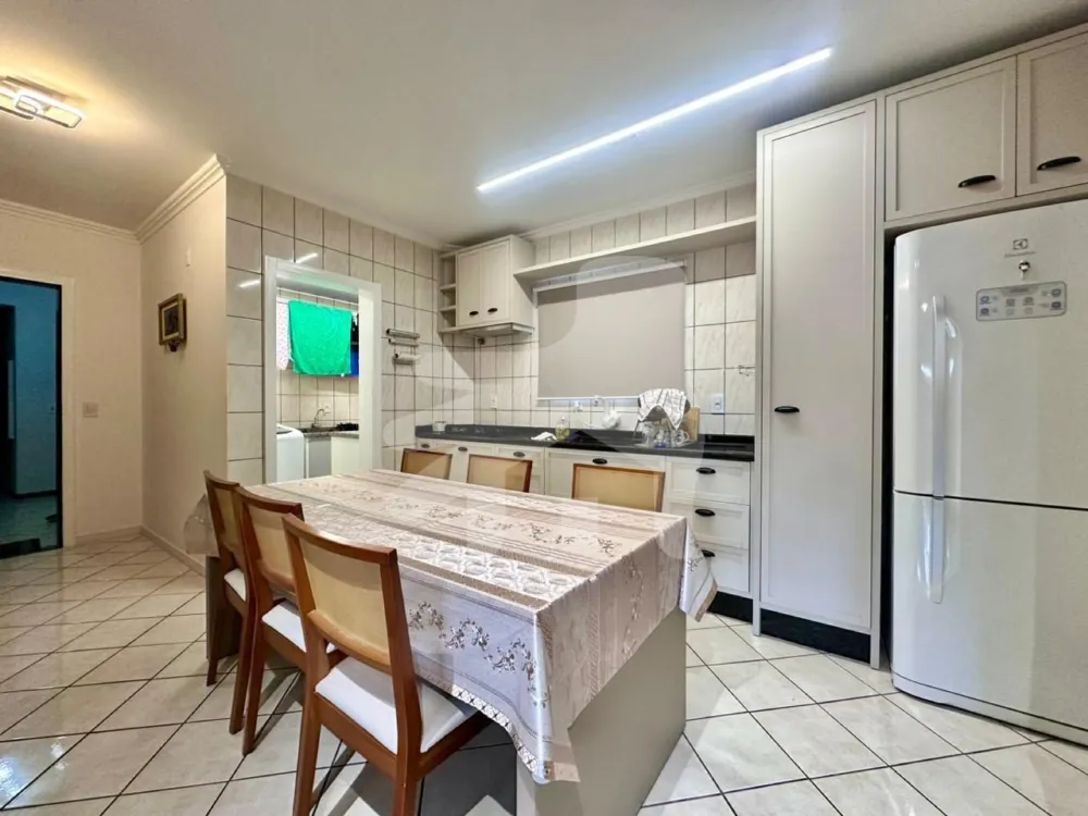 Apartamento 3 quartos para Venda no bairro Meia Praia em Itapema