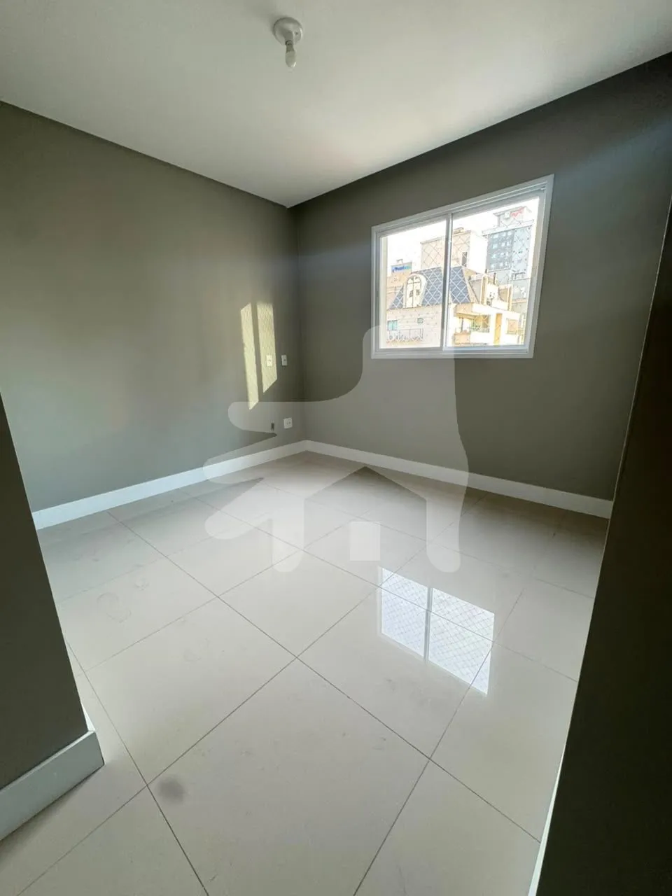 Apartamento 3 suítes para Venda no bairro Meia Praia em Itapema