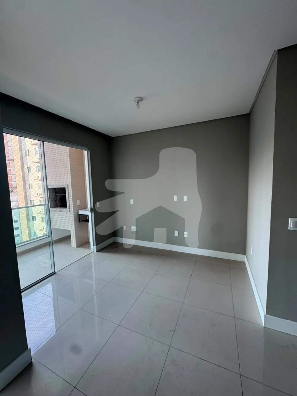 Apartamento 3 suítes para Venda no bairro Meia Praia em Itapema