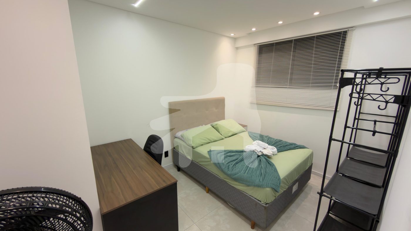 Apartamento novo mobiliado (frente rua e andar alto) 1 suíte + 02 dormitórios