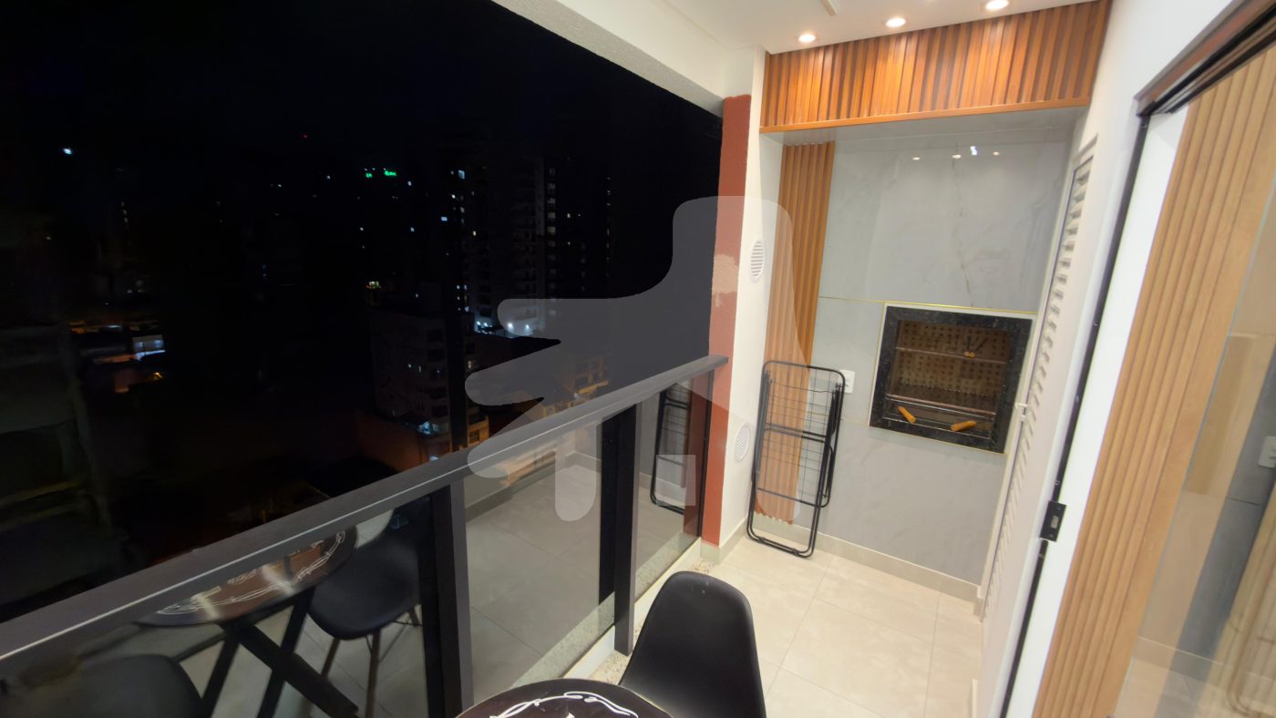 Apartamento novo mobiliado (frente rua e andar alto) 1 suíte + 02 dormitórios