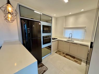 Apartamento 3 suítes para Venda no bairro Meia Praia em Itapema