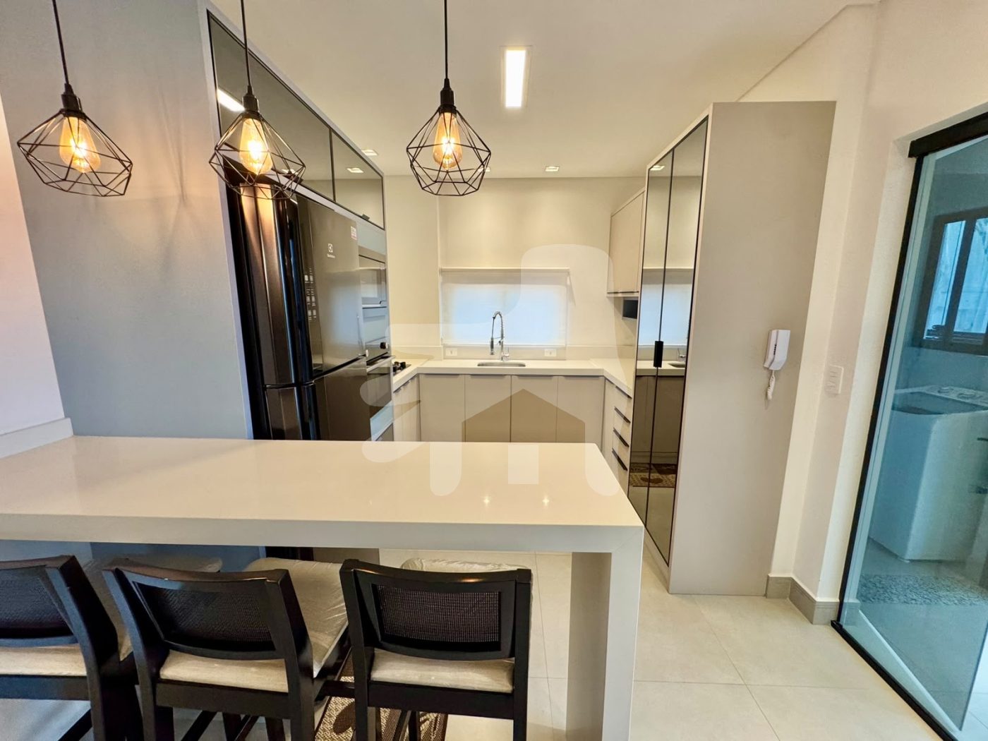 Apartamento 3 suítes para Venda no bairro Meia Praia em Itapema