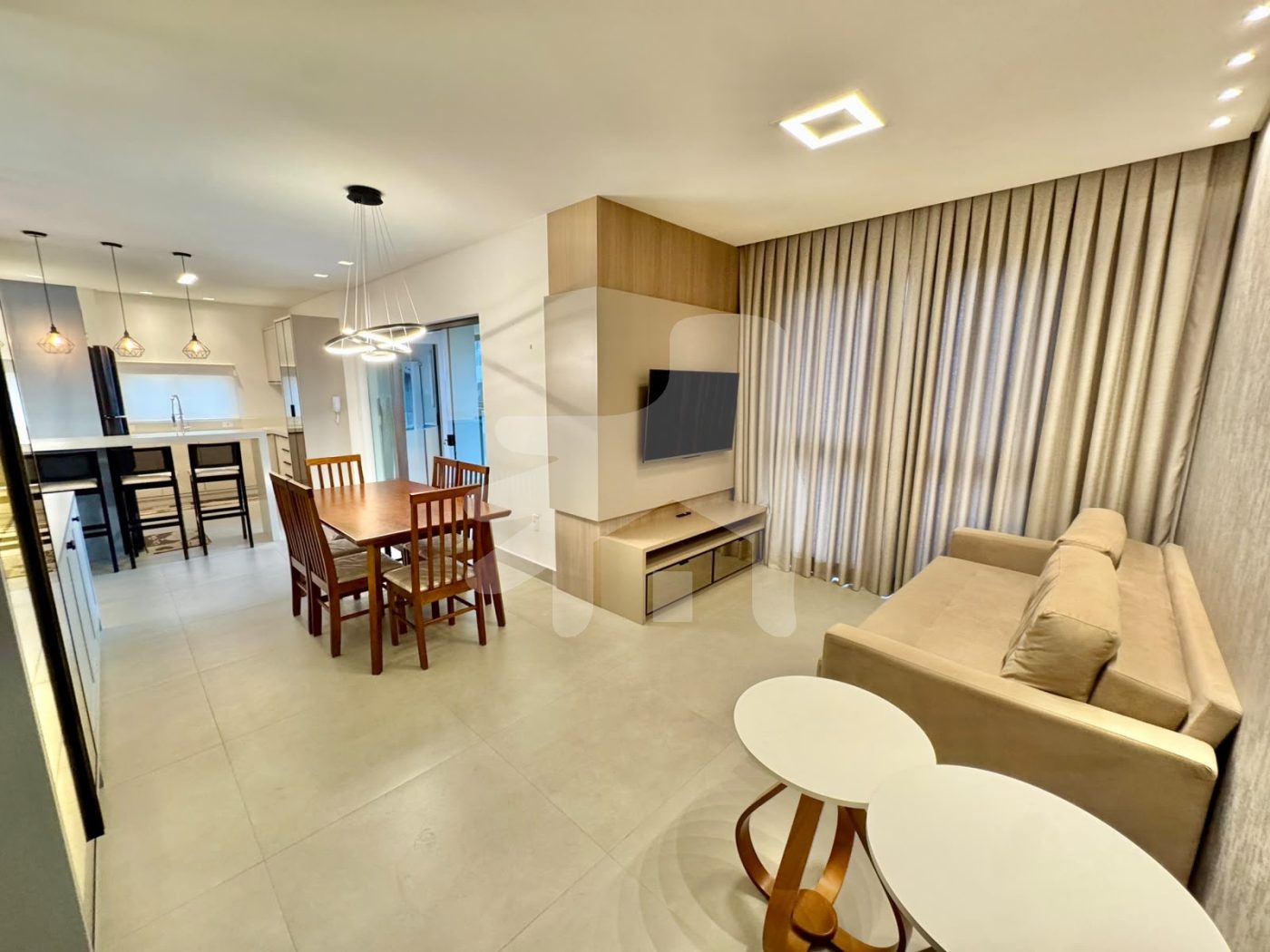 Apartamento 3 suítes para Venda no bairro Meia Praia em Itapema