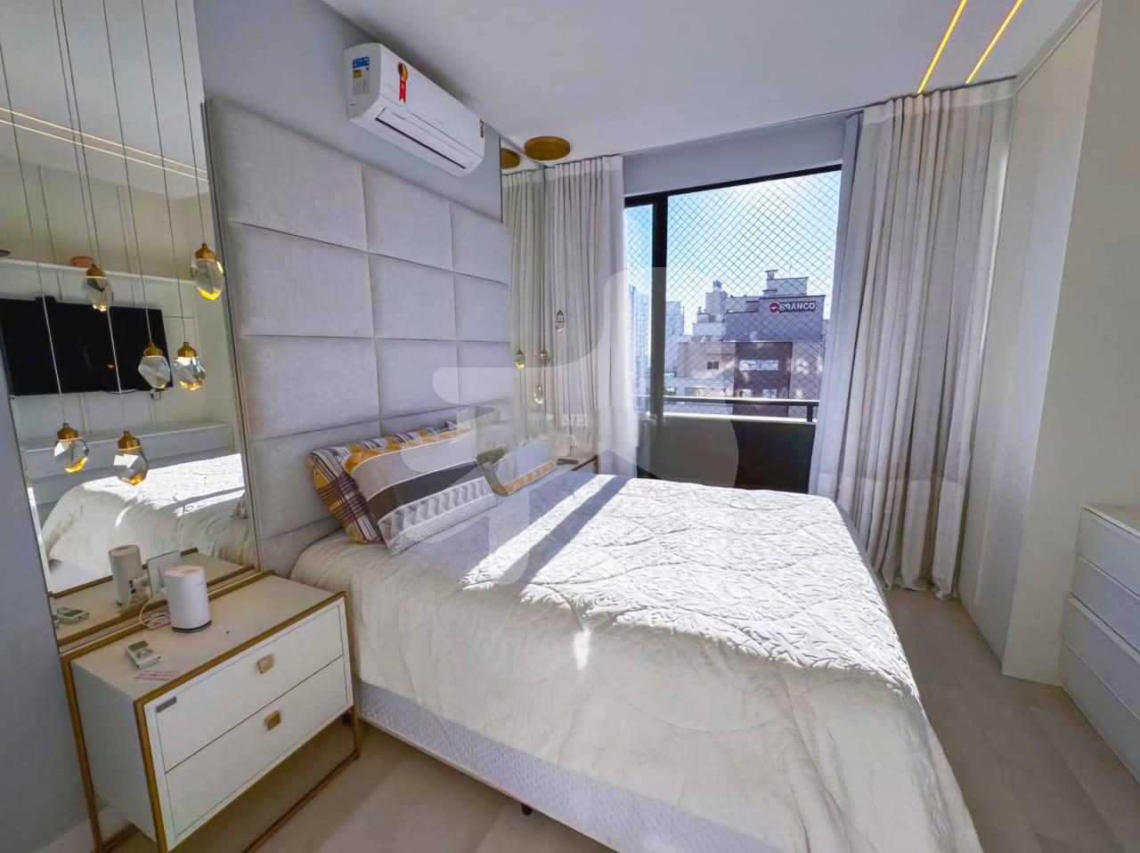 Apartamento 4 suítes para Venda no bairro Meia Praia em Itapema
