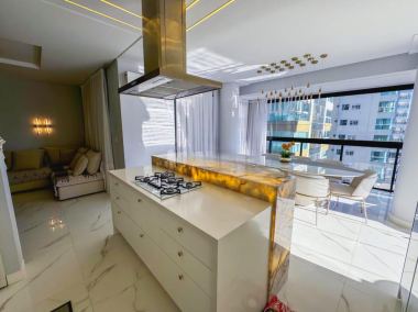 Apartamento 4 suítes para Venda no bairro Meia Praia em Itapema