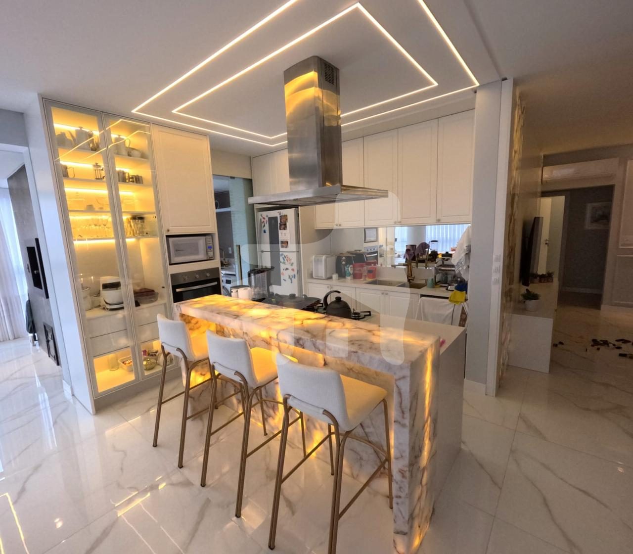 Apartamento 4 suítes para Venda no bairro Meia Praia em Itapema