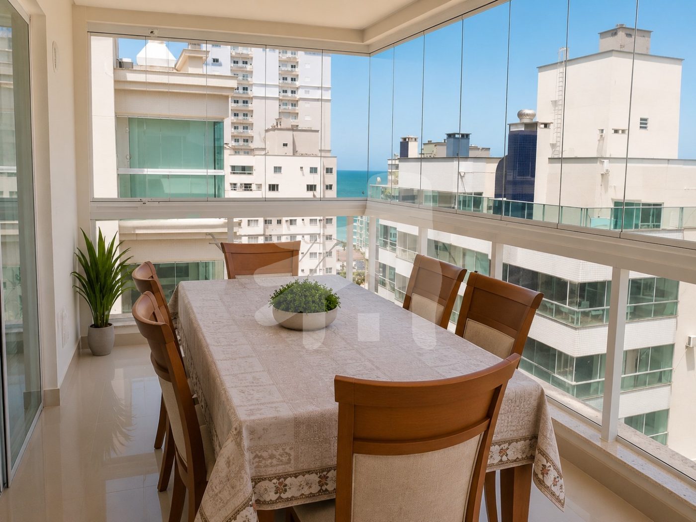 Apartamento 3 suítes para Venda no bairro Meia Praia em Itapema