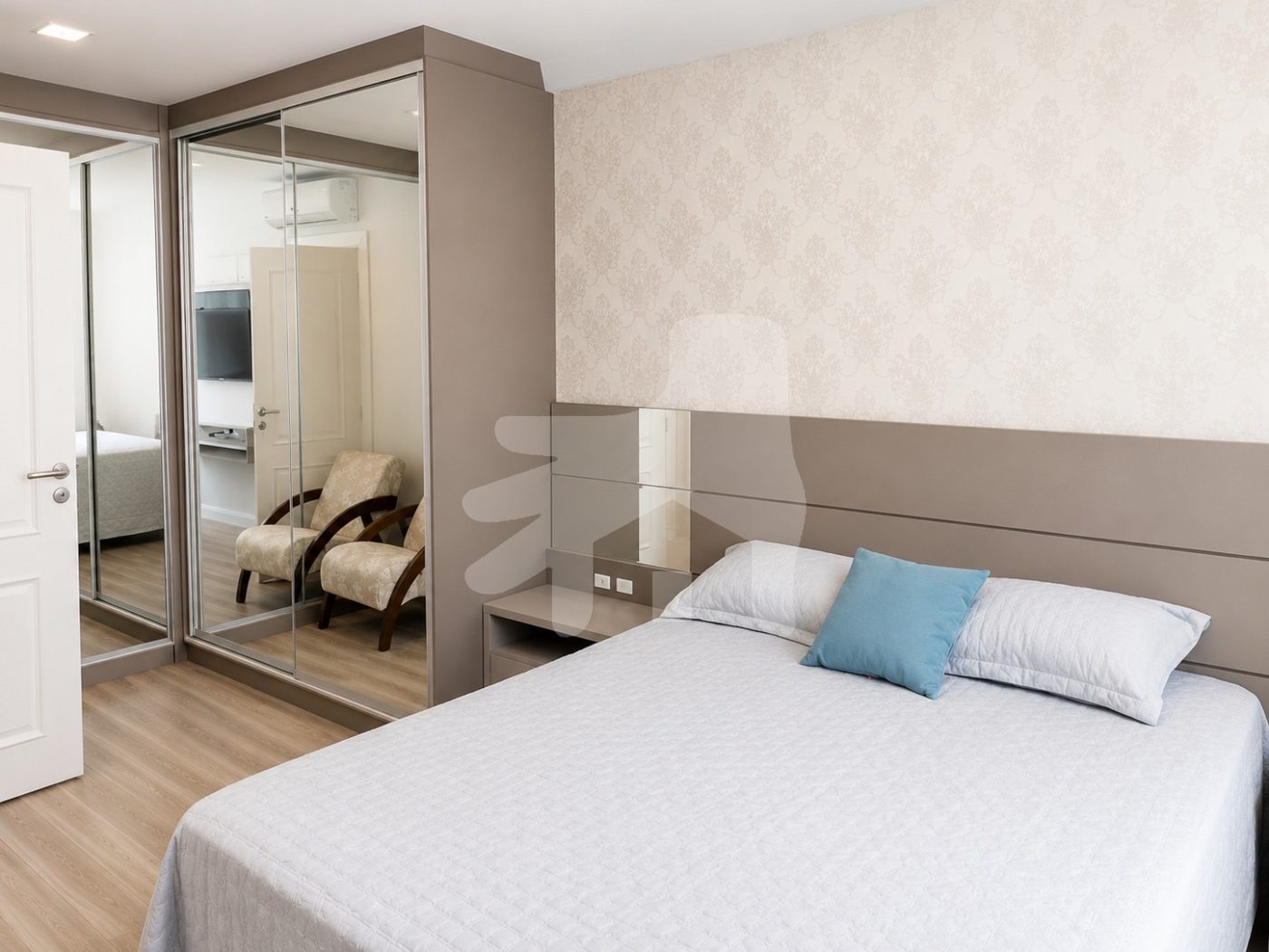 Apartamento 3 suítes para Venda no bairro Meia Praia em Itapema