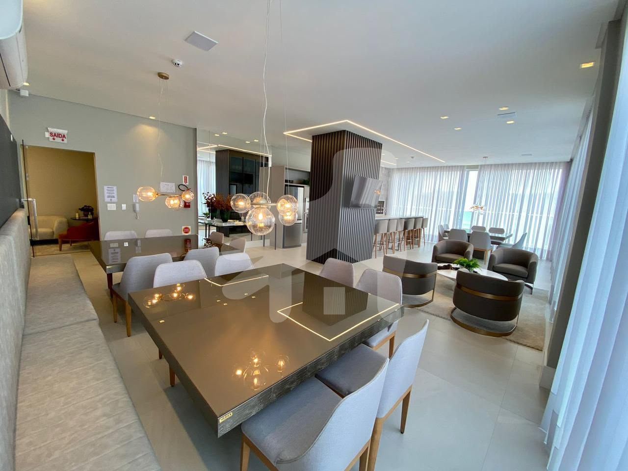 Apartamento para Venda no bairro Meia Praia em Itapema