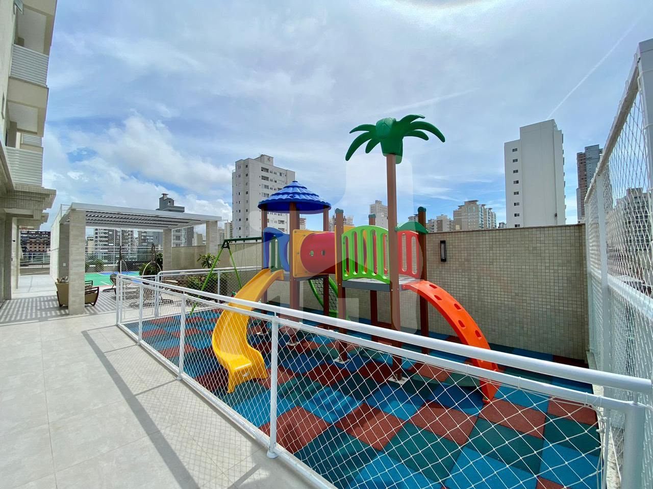 Apartamento para Venda no bairro Meia Praia em Itapema