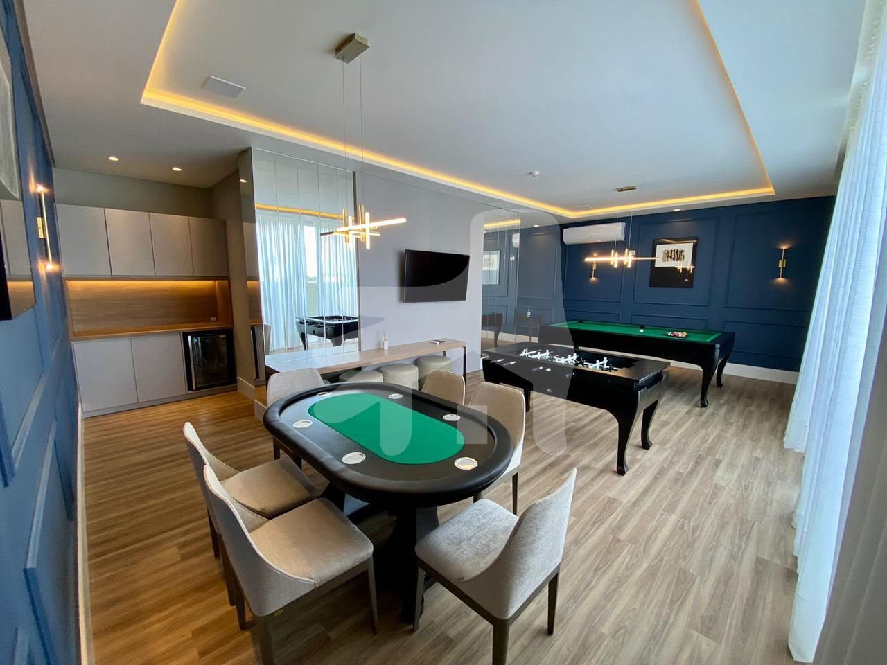 Apartamento para Venda no bairro Meia Praia em Itapema