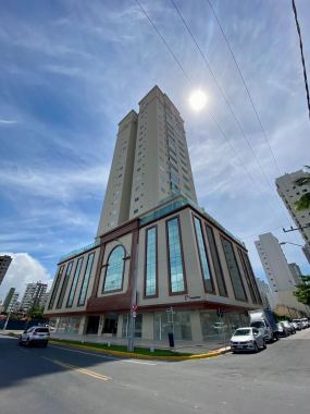 Apartamento para Venda no bairro Meia Praia em Itapema