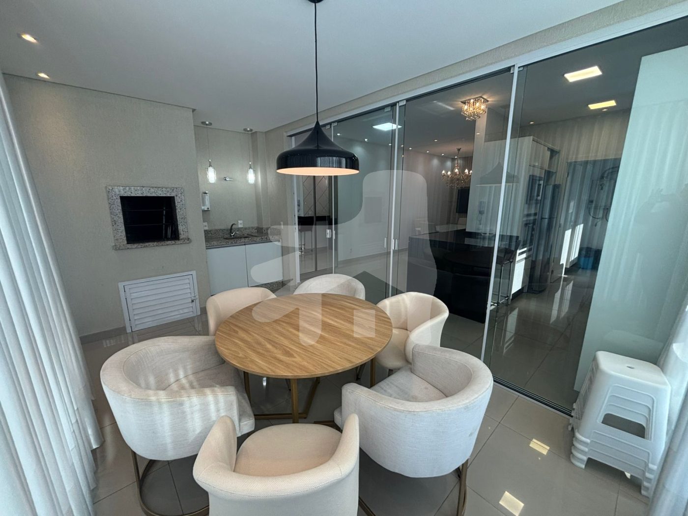 Apartamento 3 suítes para Venda no bairro Meia Praia em Itapema