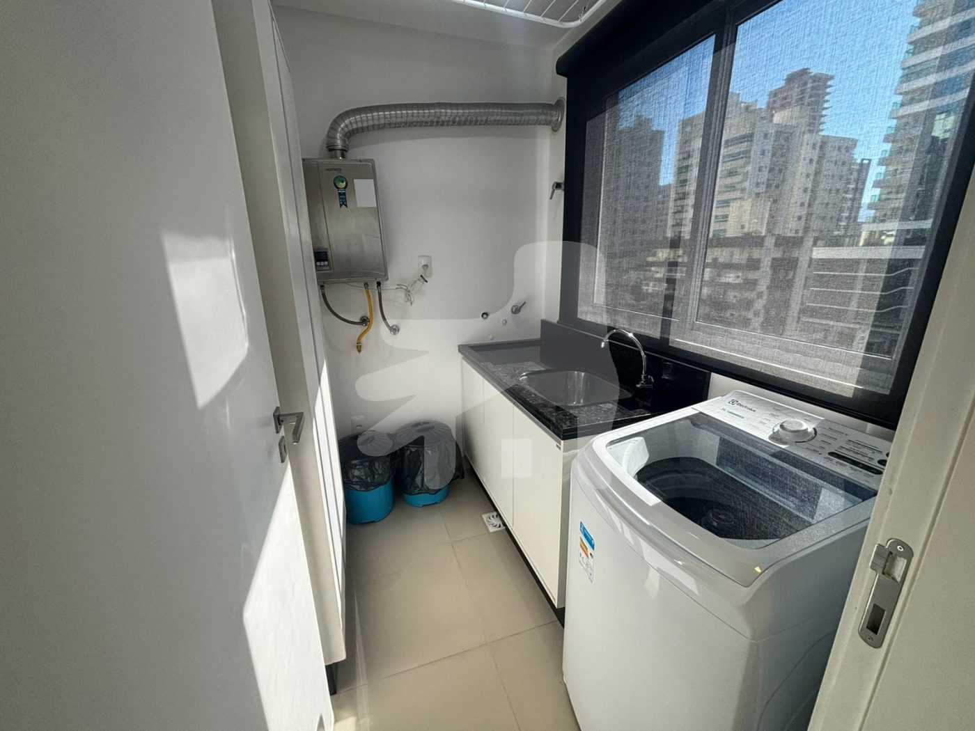 Apartamento 3 suítes para Venda no bairro Meia Praia em Itapema