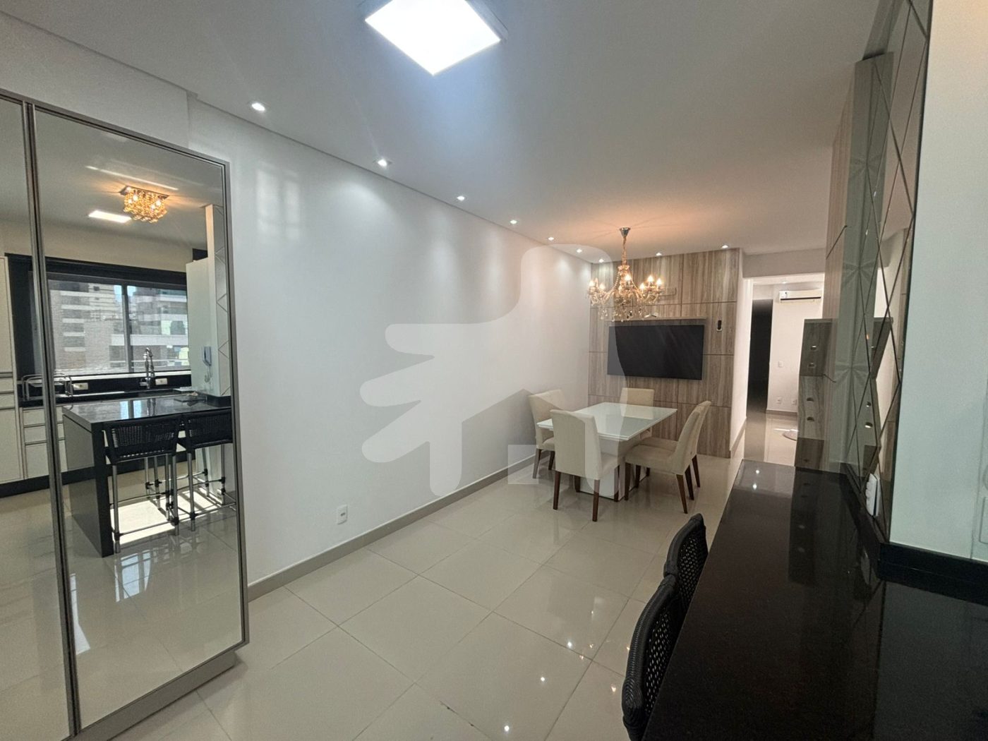 Apartamento 3 suítes para Venda no bairro Meia Praia em Itapema