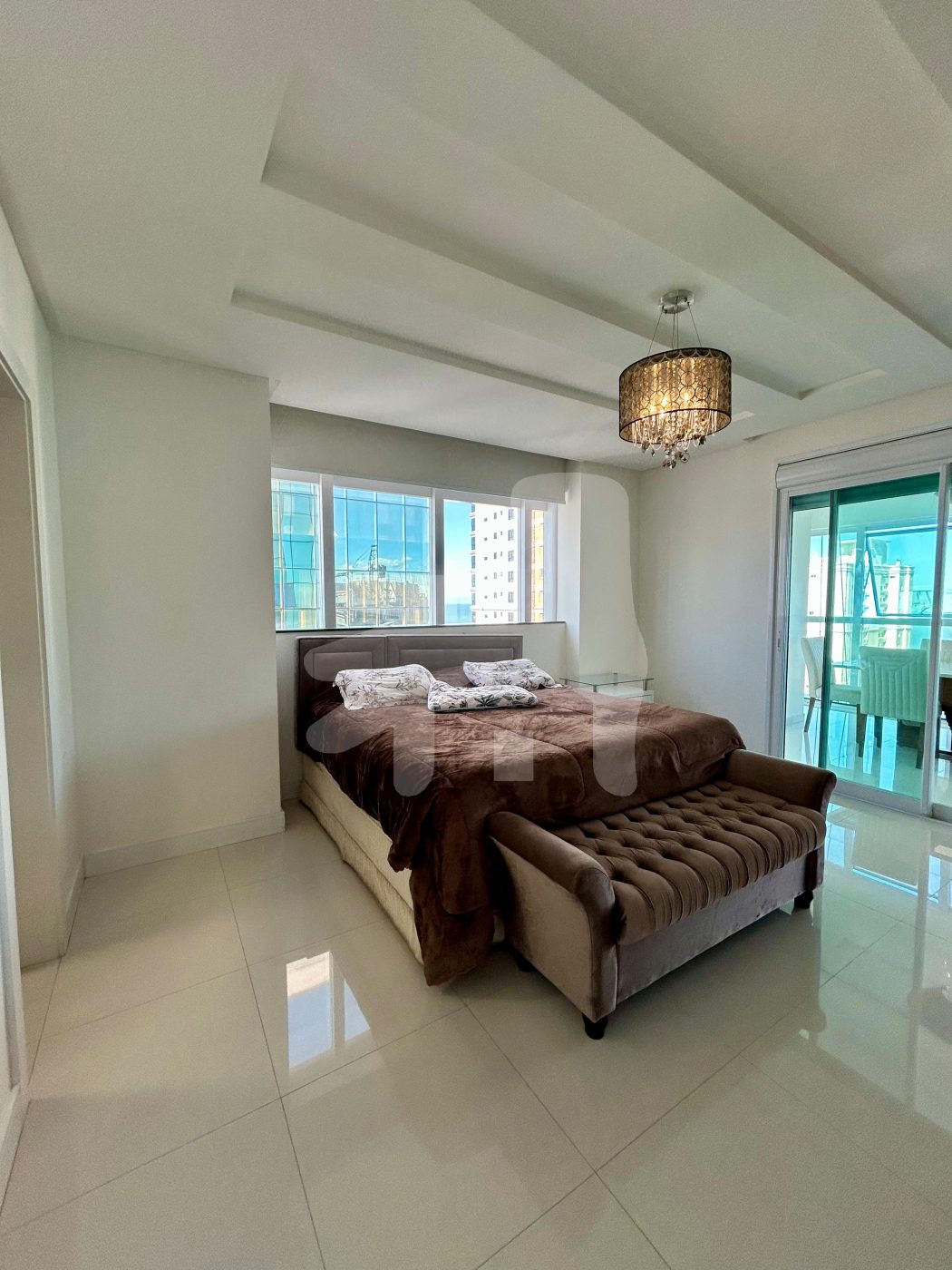 Apartamento 4 suítes para Venda no bairro Meia Praia em Itapema