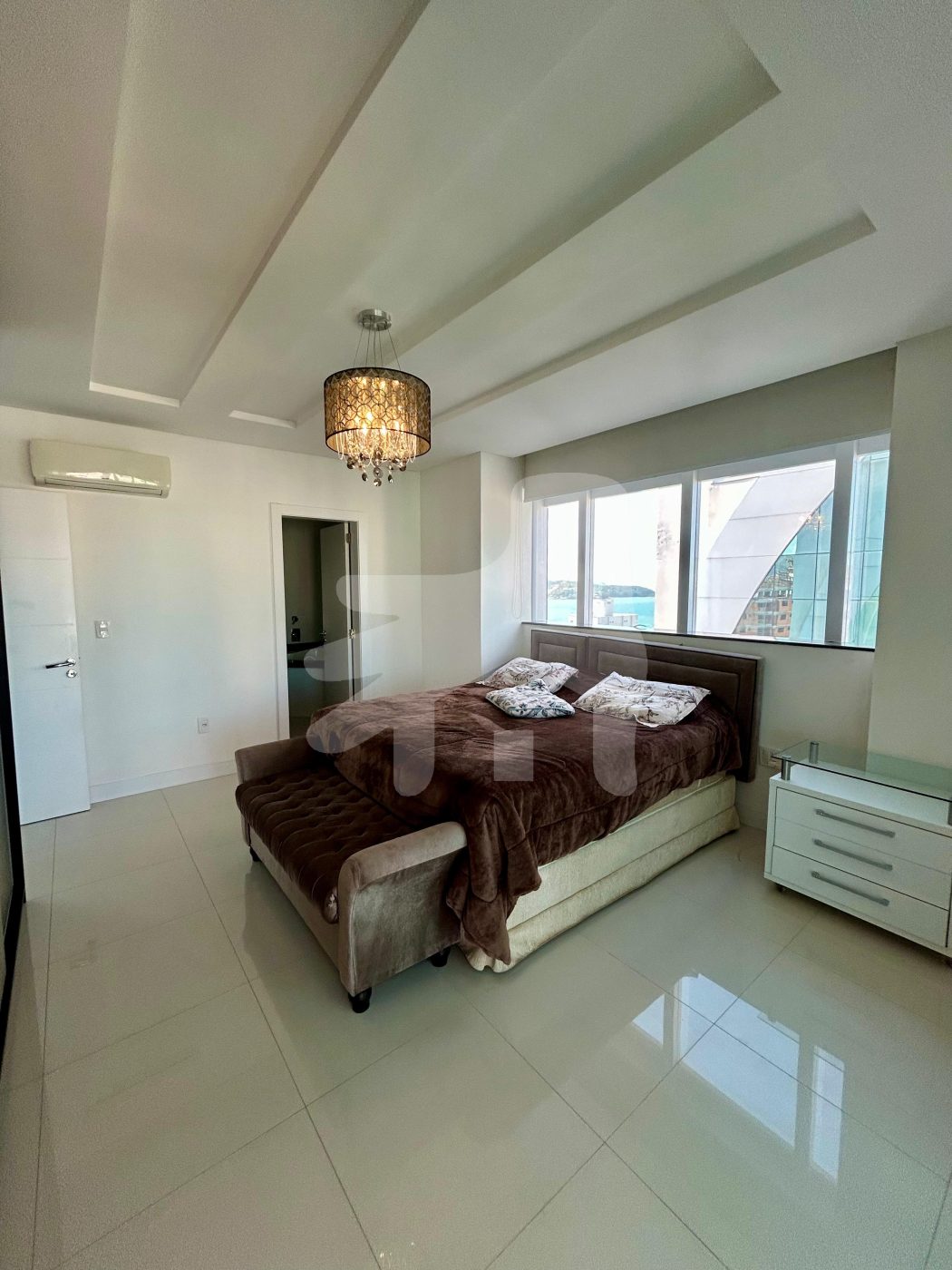 Apartamento 4 suítes para Venda no bairro Meia Praia em Itapema