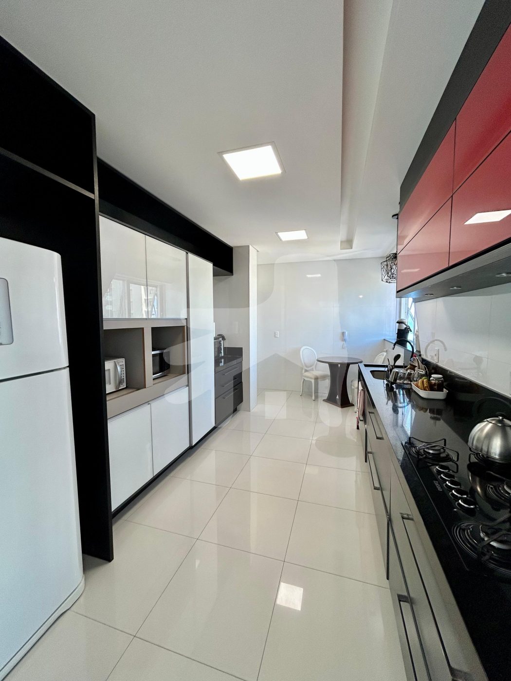 Apartamento 4 suítes para Venda no bairro Meia Praia em Itapema