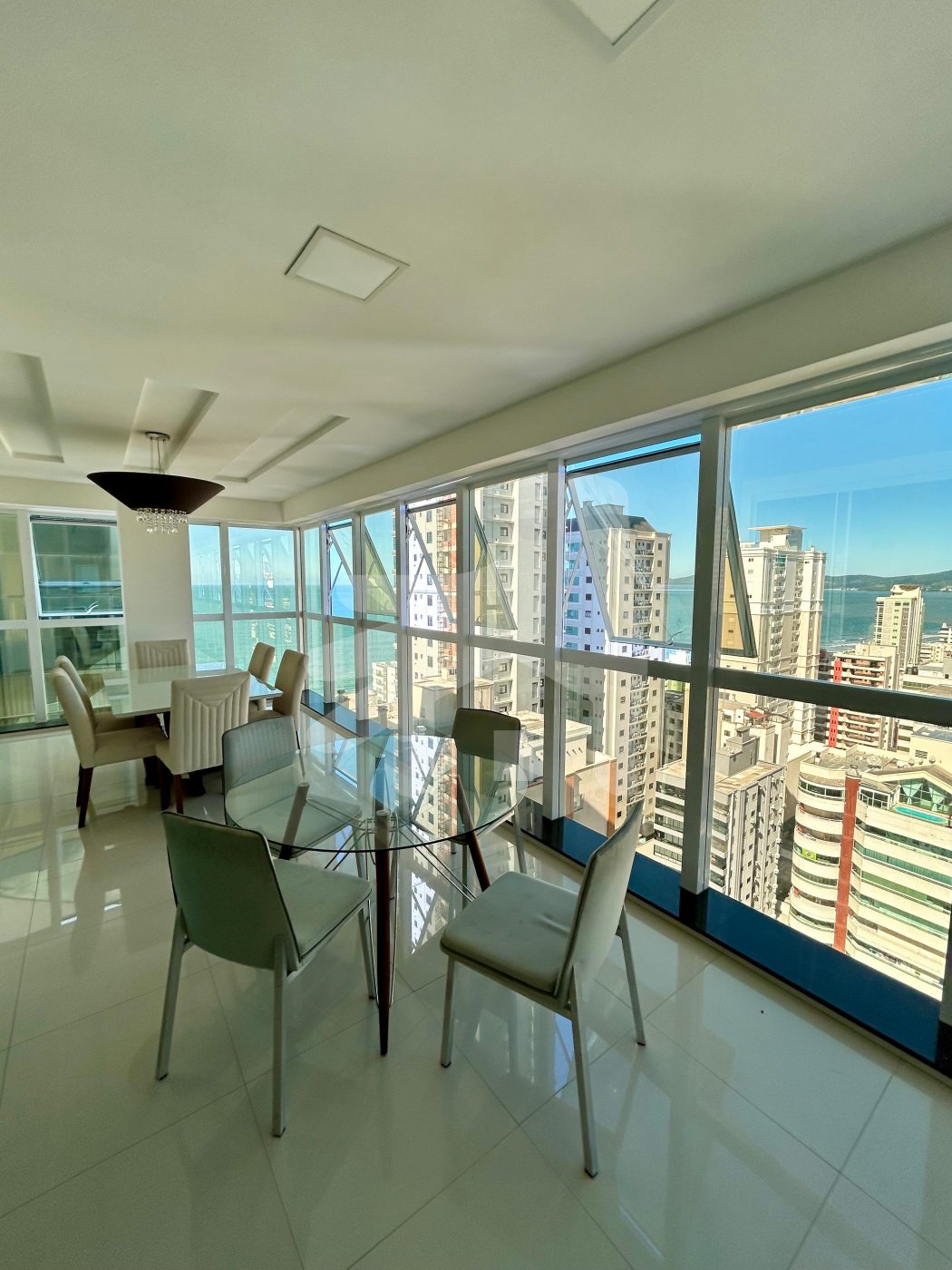 Apartamento 4 suítes para Venda no bairro Meia Praia em Itapema
