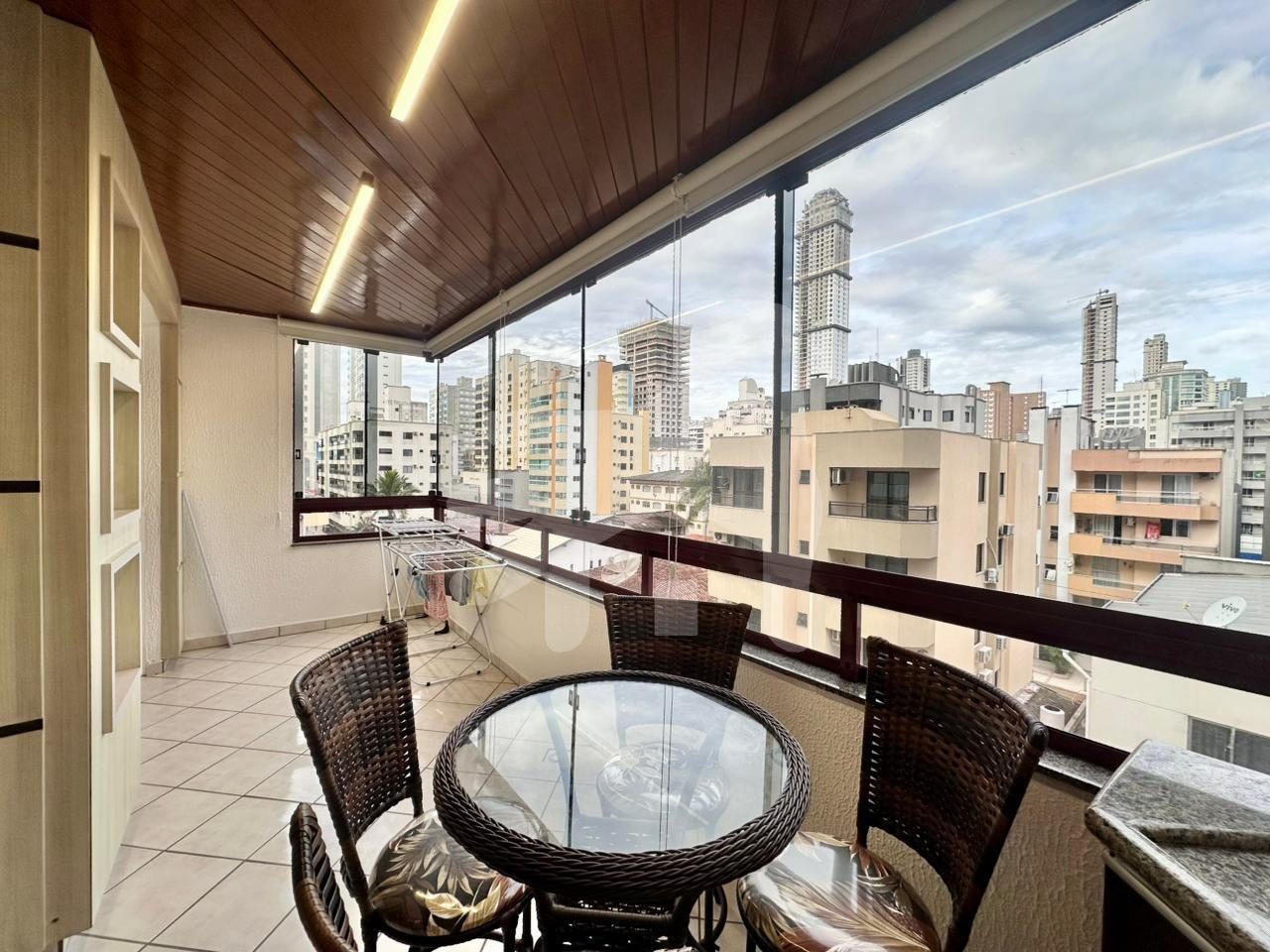 Apartamento 3 quartos para Venda no bairro Meia Praia em Itapema