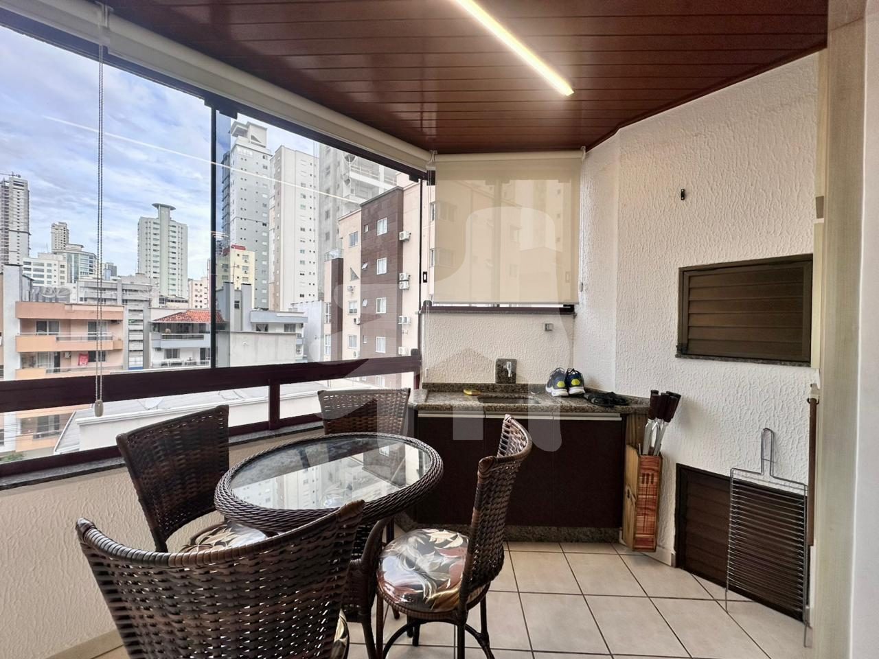 Apartamento 3 quartos para Venda no bairro Meia Praia em Itapema
