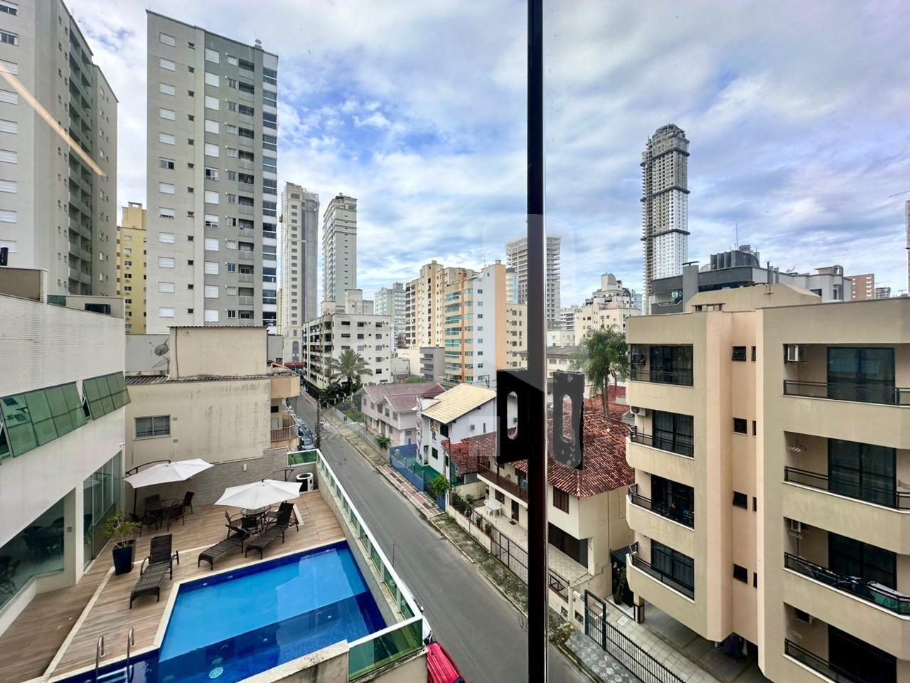 Apartamento 3 quartos para Venda no bairro Meia Praia em Itapema