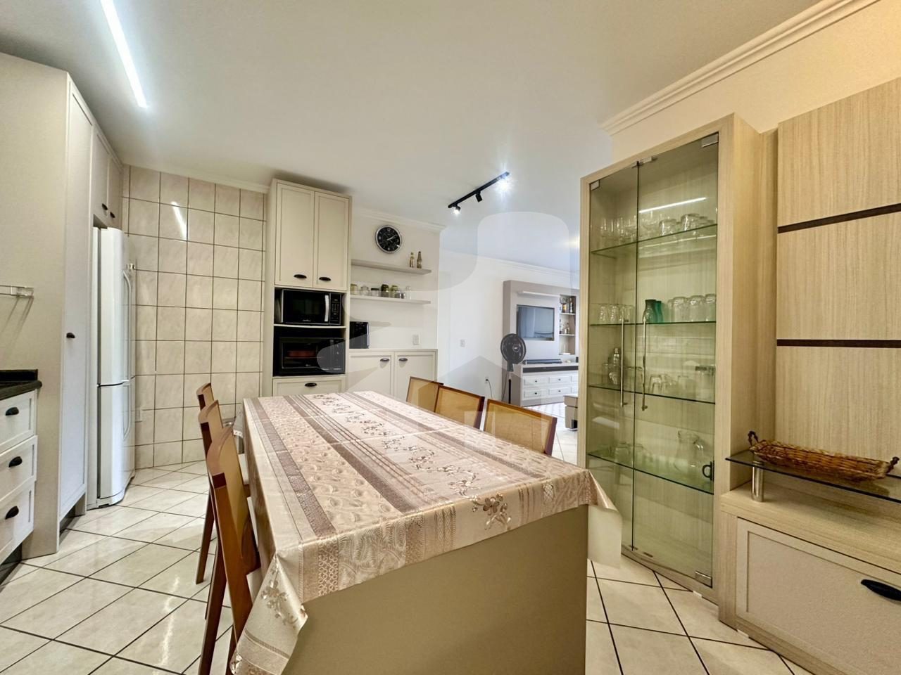 Apartamento 3 quartos para Venda no bairro Meia Praia em Itapema