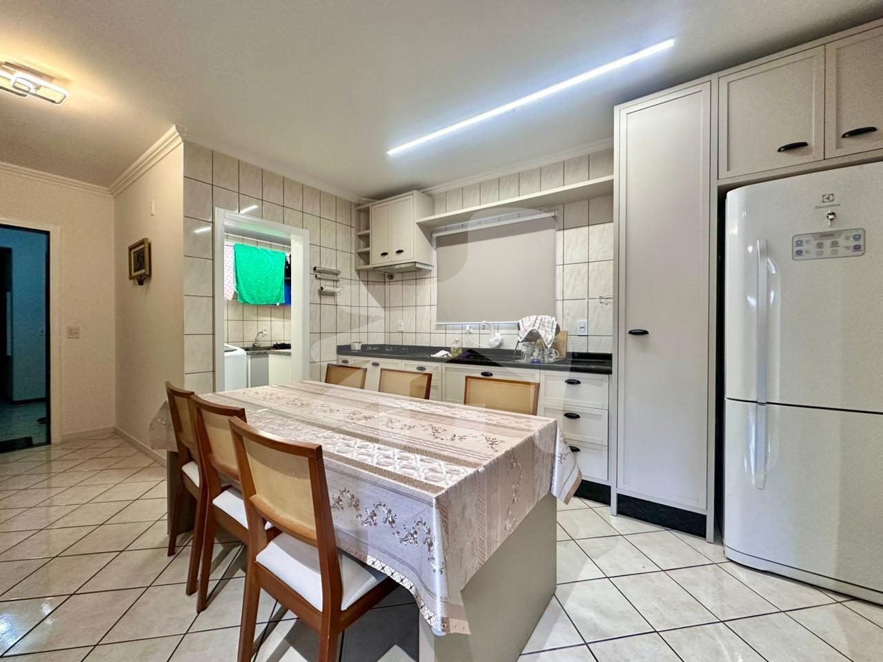 Apartamento 3 quartos para Venda no bairro Meia Praia em Itapema