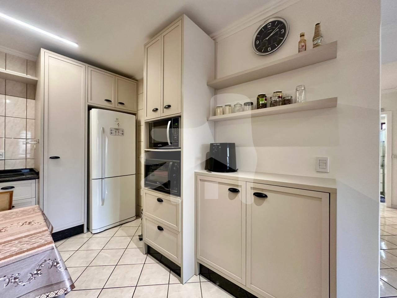 Apartamento 3 quartos para Venda no bairro Meia Praia em Itapema