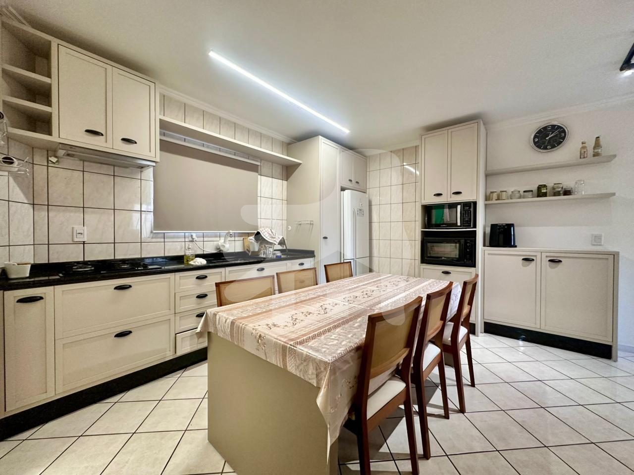 Apartamento 3 quartos para Venda no bairro Meia Praia em Itapema