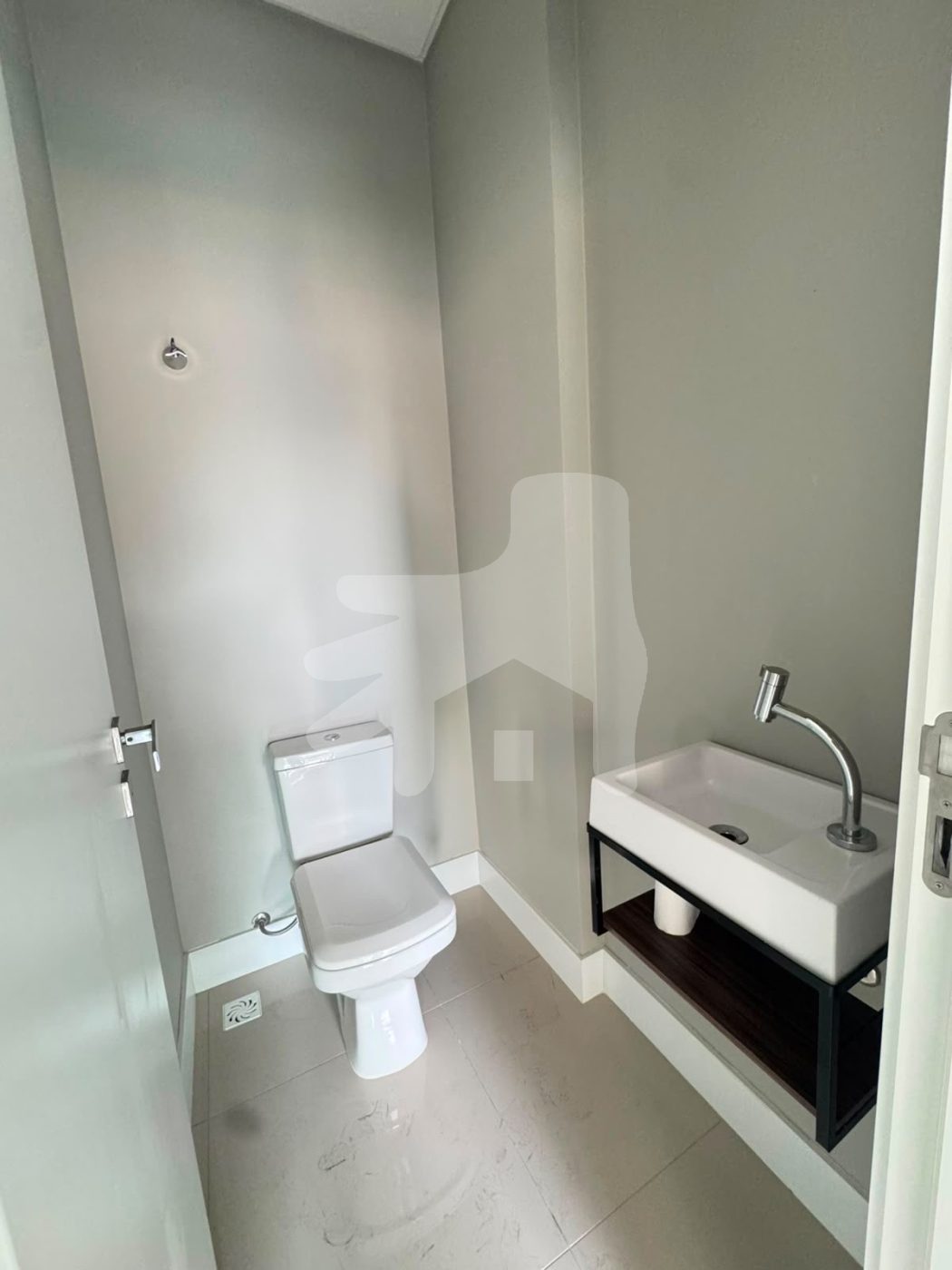 Apartamento 3 suítes para Venda no bairro Meia Praia em Itapema