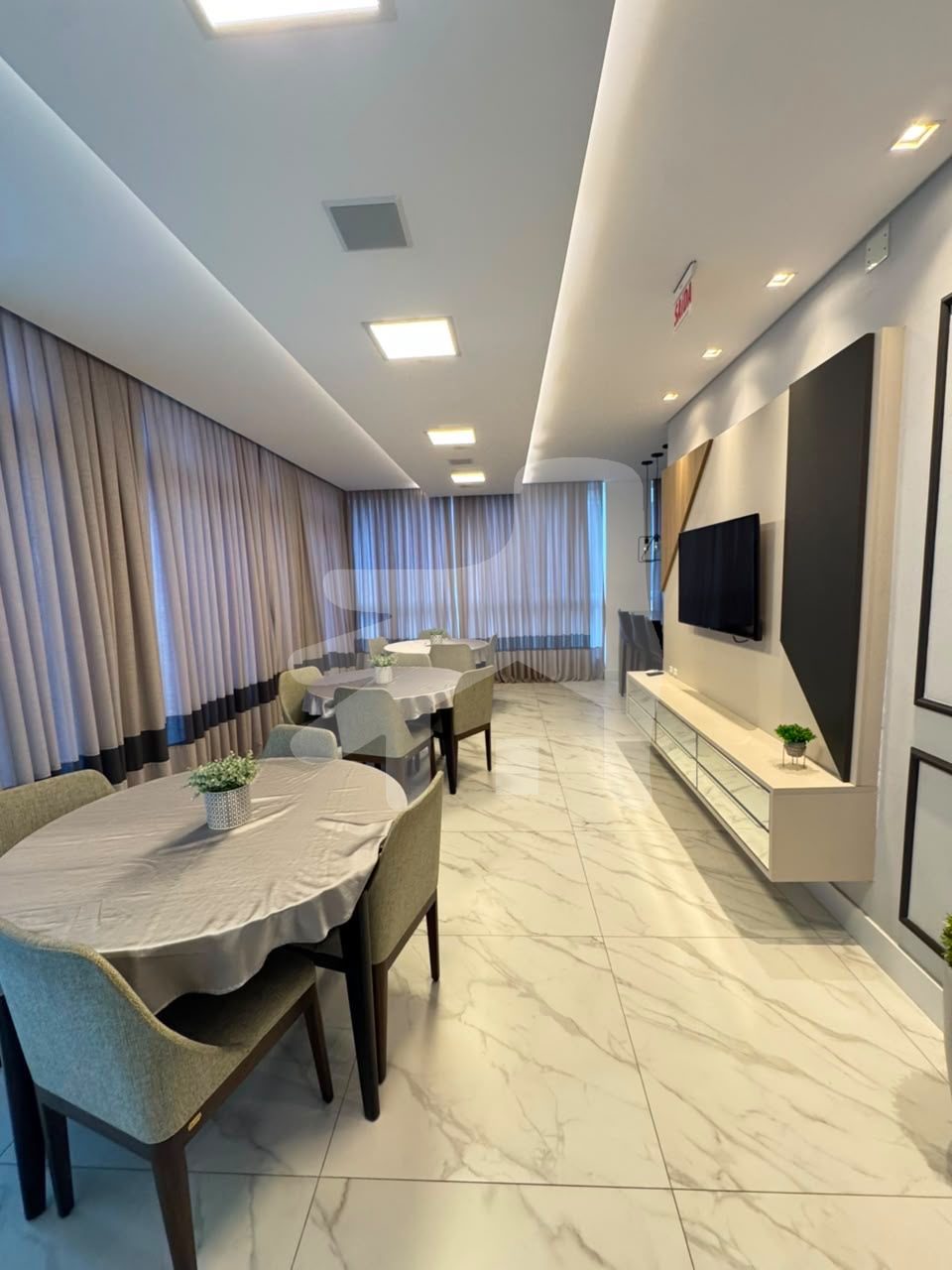 Apartamento 3 suítes para Venda no bairro Meia Praia em Itapema
