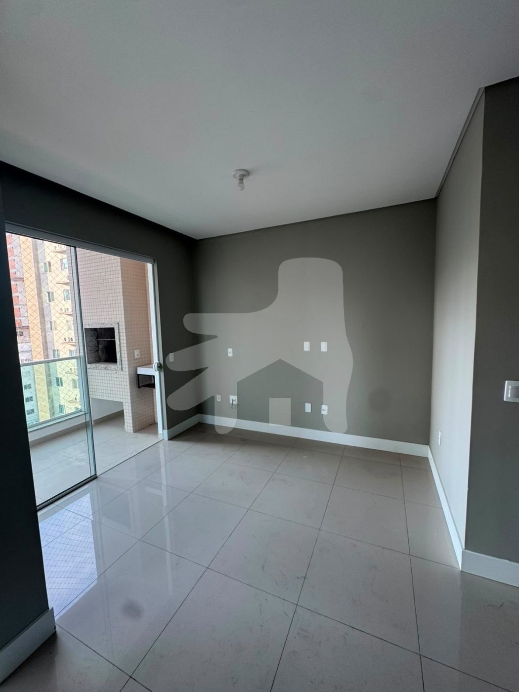 Apartamento 3 suítes para Venda no bairro Meia Praia em Itapema
