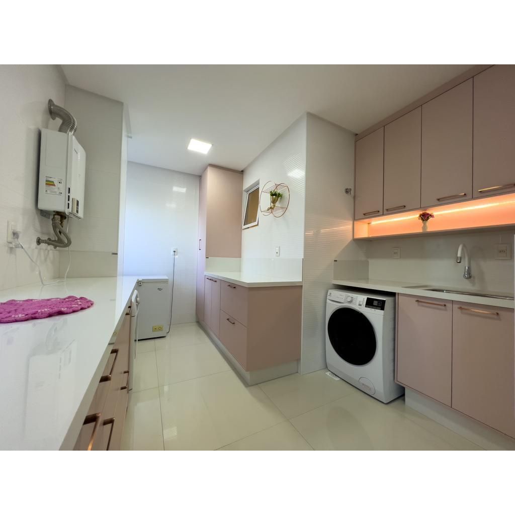 Lindo Apartamento Alto Padrão Frente a Avenida com Vista Mar Finamente Mobiliado